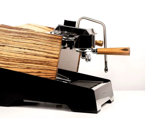 Siebträgermaschine Nurri R-Type mit Seitenteilen aus Holz